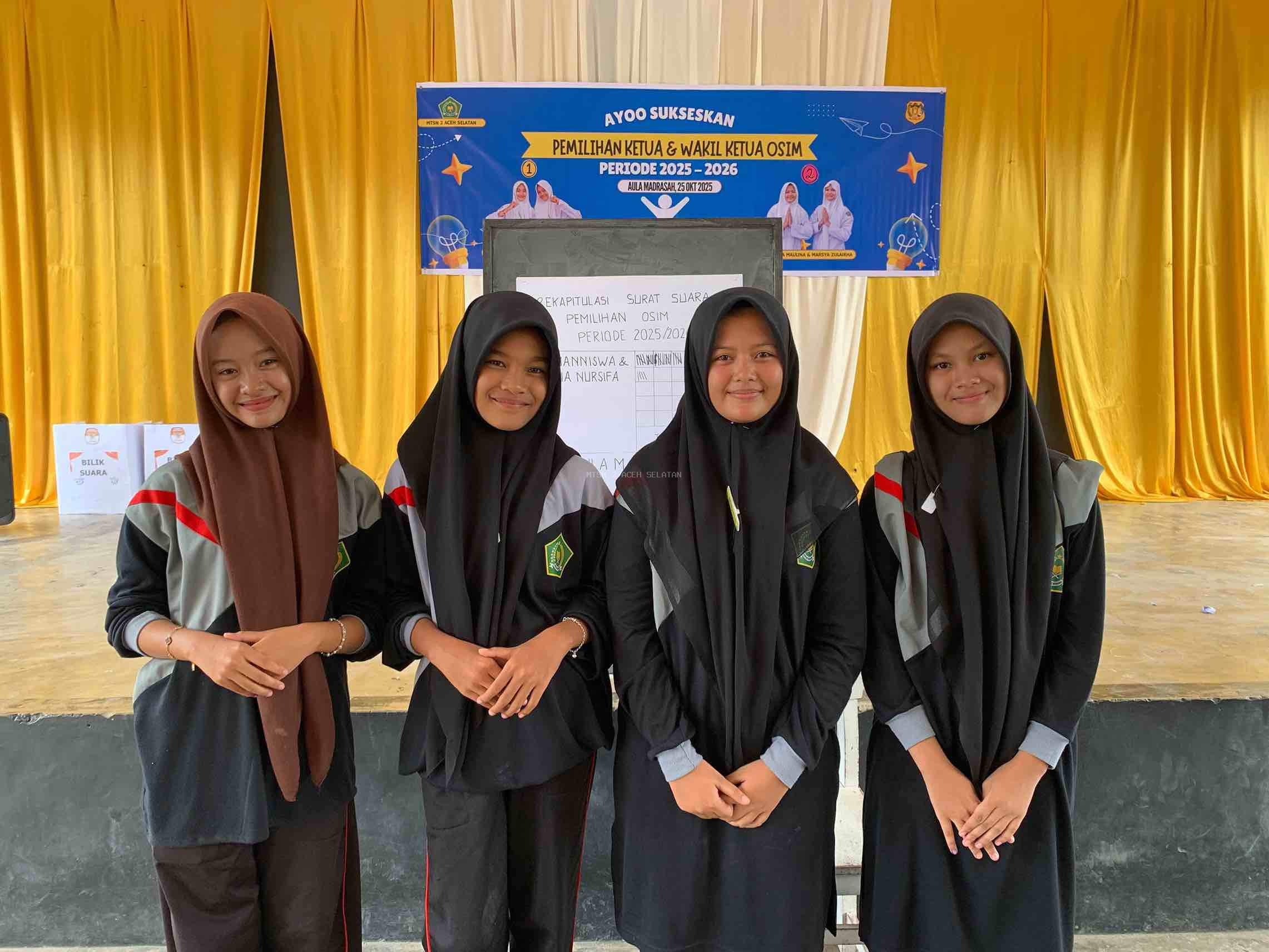 Nurfadila Maulina & Marsya Zulaikha Terpilih Jadi Ketua dan Wakil Ketua OSIM MTsN 2 Aceh Selatan Periode 2025/2026