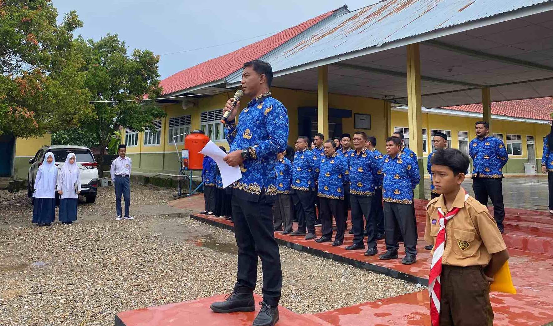 MTsN 2 Aceh Selatan Gelar Upacara Hari Pahlawan Nasional: “Pahlawanku Teladanku, Terus Bergerak Melanjutkan Perjuangan”