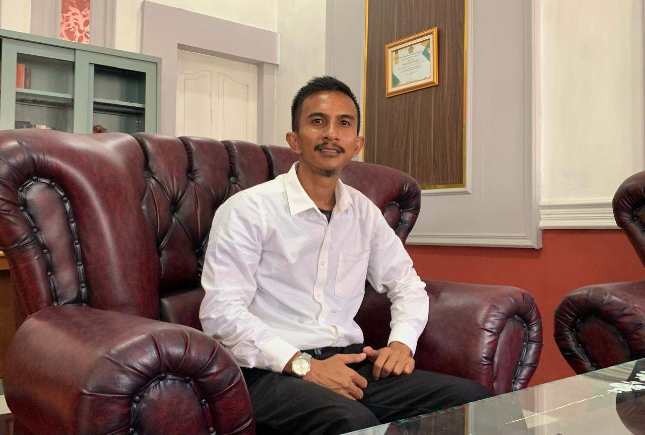 MENJADI PAHLAWAN ERA DIGITAL: MENEBAR SANTUN, MENANAM BIJAK