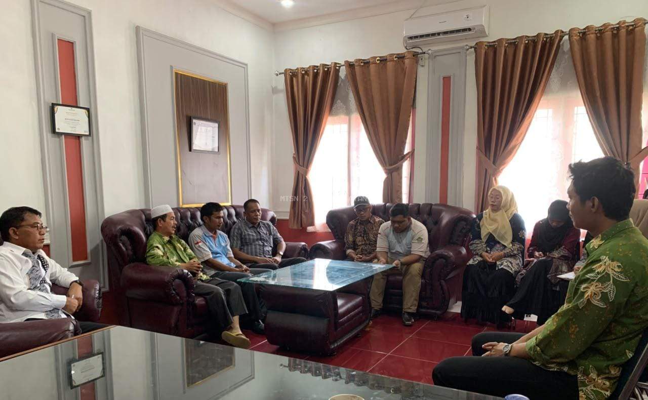 Rapat Evaluasi Kinerja Tenaga Kependidikan MTsN 2 Aceh Selatan