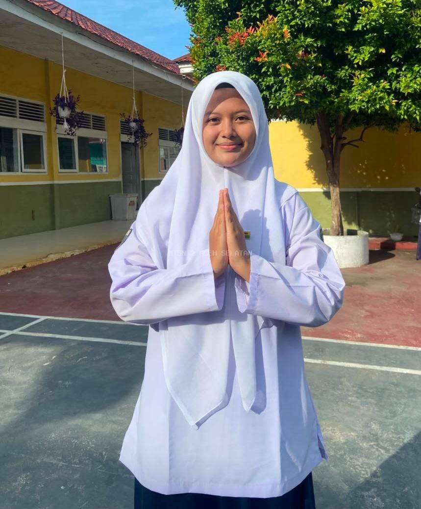 MERAJUT MIMPI DARI UJUNG MADRASAH