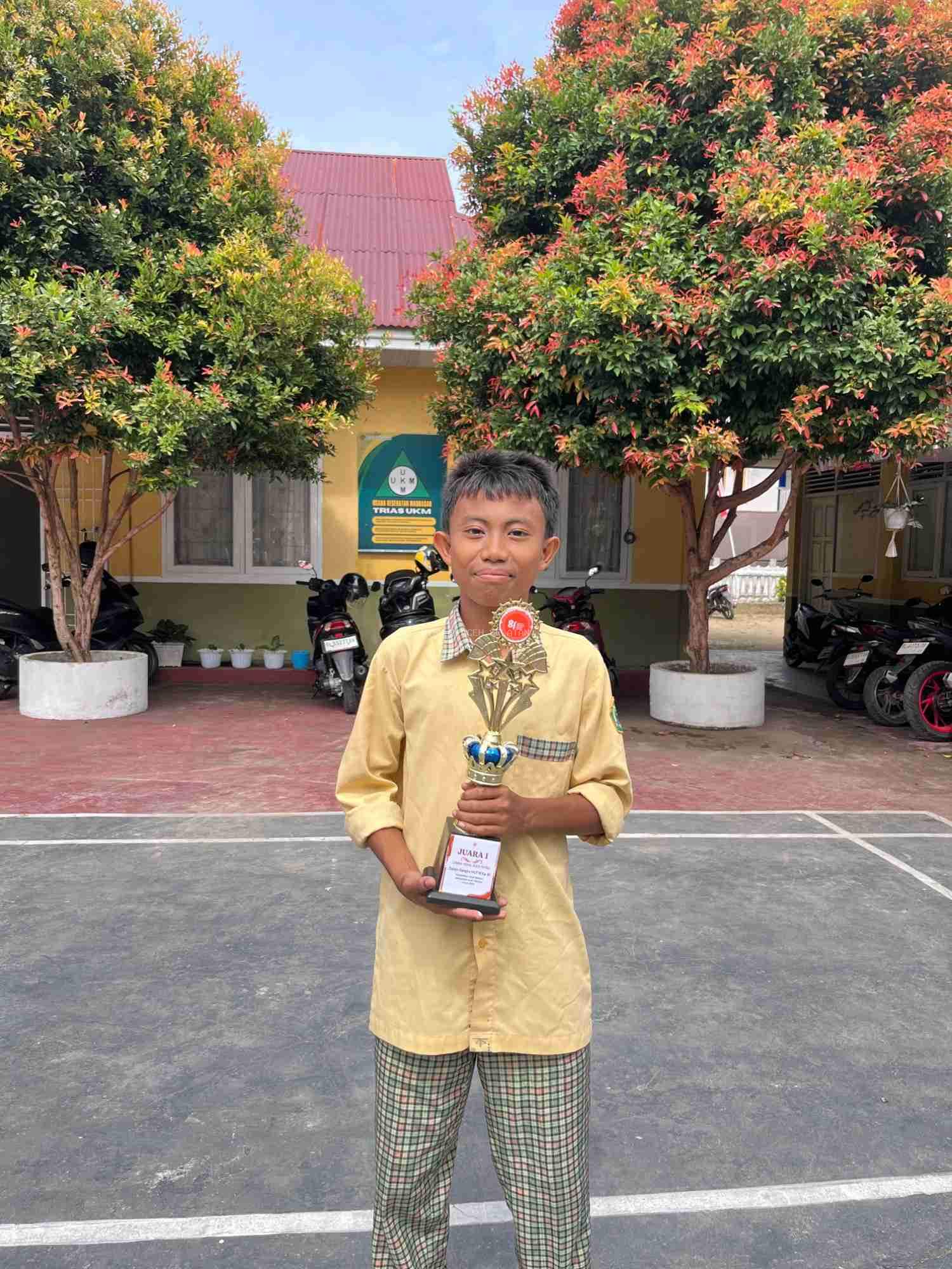 Alsyafaatul Ghifari berhasil meraih Juara I Vocal Solo Putra (PA)